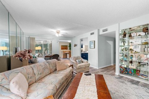 Condominio en venta en Saint Petersburg, Florida, 2 dormitorios, 127.74 m2 № 2285366 - foto 12