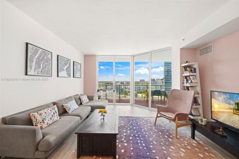 Condo in Miami, Florida, 2 bedrooms  № 1790180 - photo 8