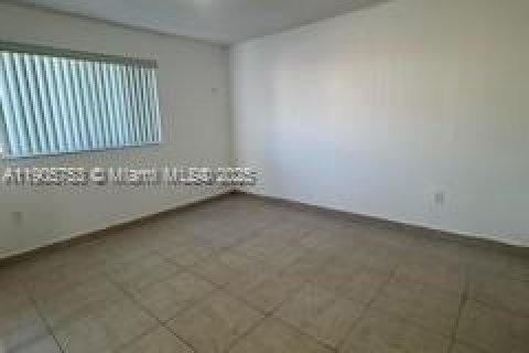 Снять в аренду кондоминиум в Хайалиа, Флорида 2 спальни, 71.07м2, № 1969188 - фото 13