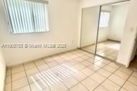 Снять в аренду кондоминиум в Хайалиа, Флорида 2 спальни, 71.07м2, № 1969188 - фото 9