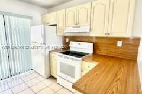 Снять в аренду кондоминиум в Хайалиа, Флорида 2 спальни, 71.07м2, № 1969188 - фото 2