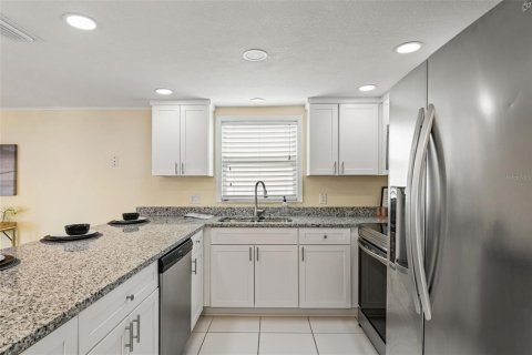 House in Hudson, Florida 2 bedrooms, 187.76 sq.m. № 1795257 - photo 9