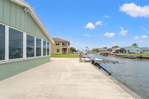 House in Hudson, Florida 2 bedrooms, 187.76 sq.m. № 1795257 - photo 23