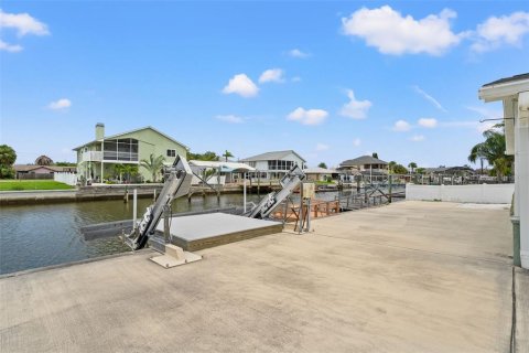 House in Hudson, Florida 2 bedrooms, 187.76 sq.m. № 1795257 - photo 20