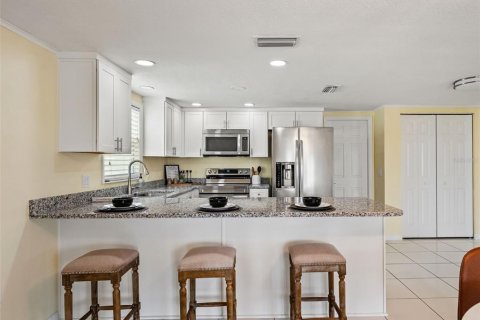 House in Hudson, Florida 2 bedrooms, 187.76 sq.m. № 1795257 - photo 8