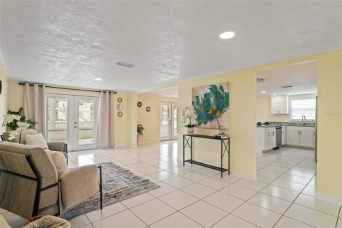 House in Hudson, Florida 2 bedrooms, 187.76 sq.m. № 1795257 - photo 4
