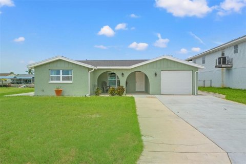 House in Hudson, Florida 2 bedrooms, 187.76 sq.m. № 1795257 - photo 29