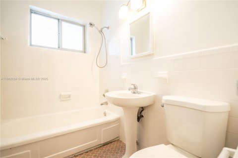 Apartment in Miami Beach, Florida 48.77 sq.m. № 1890542 - photo 10