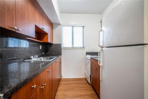 Apartment in Miami Beach, Florida 48.77 sq.m. № 1890542 - photo 8