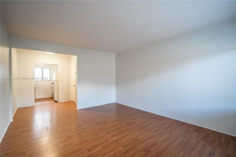 Apartment in Miami Beach, Florida 48.77 sq.m. № 1890542 - photo 3