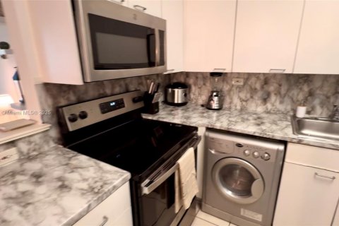 Снять в аренду квартиру в Майами-Бич, Флорида 1 спальня, 71.53м2, № 2034945 - фото 10