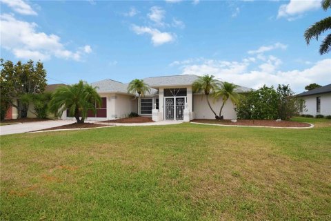 House in Rotonda, Florida 4 bedrooms, 242.38 sq.m. № 2142721 - photo 2