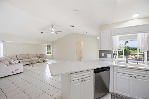 House in Rotonda, Florida 4 bedrooms, 242.38 sq.m. № 2142721 - photo 13