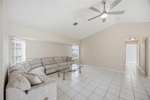 House in Rotonda, Florida 4 bedrooms, 242.38 sq.m. № 2142721 - photo 11