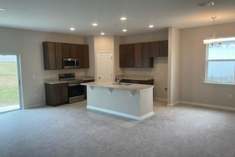 Casa en venta en Leesburg, Florida, 4 dormitorios, 188.5 m2 № 1902458 - foto 2