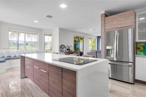 House in Miramar, Florida 5 bedrooms, 340.95 sq.m. № 1852046 - photo 7