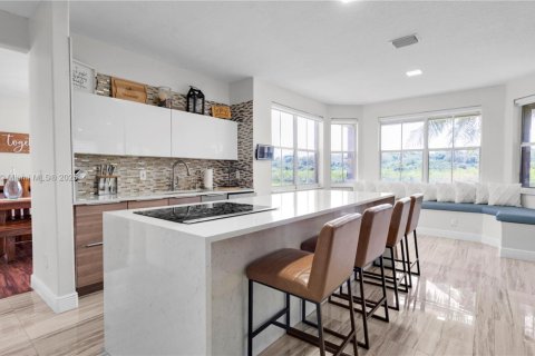 House in Miramar, Florida 5 bedrooms, 340.95 sq.m. № 1852046 - photo 6