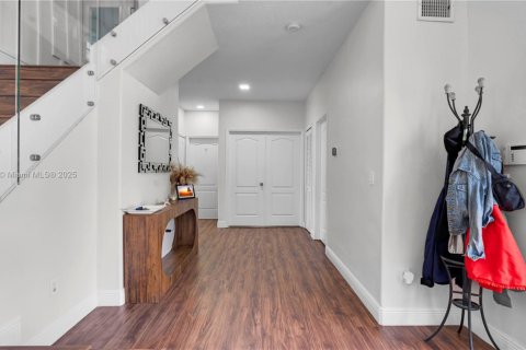 House in Miramar, Florida 5 bedrooms, 340.95 sq.m. № 1852046 - photo 25