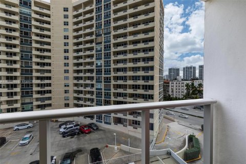 Copropriété à louer à Hallandale Beach, Floride: 1 chambre, 52.95 m2 № 1932589 - photo 23