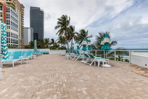 Copropriété à louer à Hallandale Beach, Floride: 1 chambre, 52.95 m2 № 1932589 - photo 2