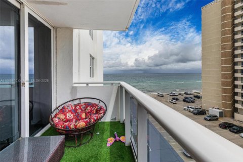 Copropriété à louer à Hallandale Beach, Floride: 1 chambre, 52.95 m2 № 1932589 - photo 22