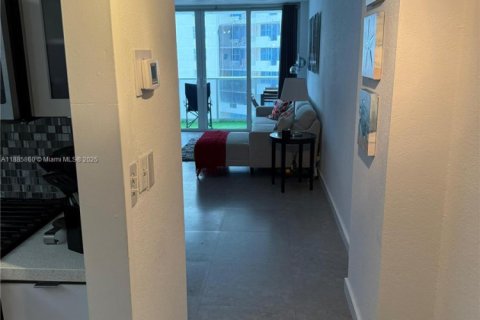 Copropriété à louer à Hallandale Beach, Floride: 1 chambre, 52.95 m2 № 1932589 - photo 13