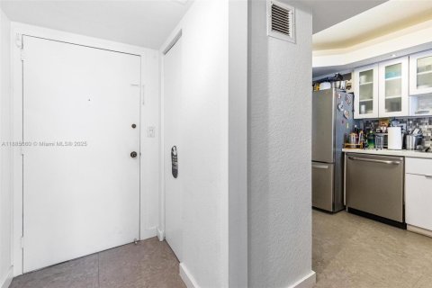 Copropriété à louer à Hallandale Beach, Floride: 1 chambre, 52.95 m2 № 1932589 - photo 8