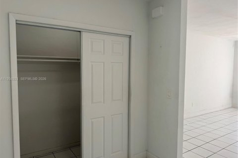 Villa ou maison à louer à Miami Beach, Floride: 1024.9 m2 № 2010819 - photo 2