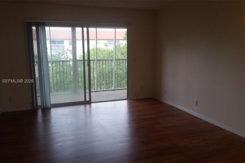 Condominio en alquiler en Pembroke Pines, Florida, 1 dormitorio, 47.75 m2 № 2057796 - foto 7