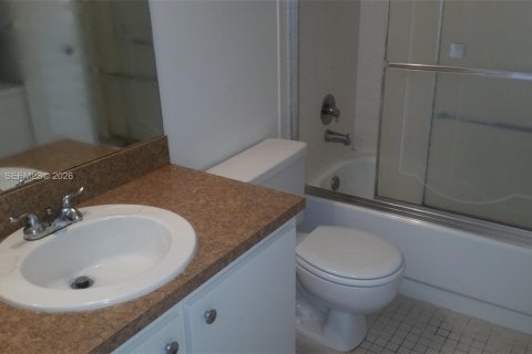 Condominio en alquiler en Pembroke Pines, Florida, 1 dormitorio, 47.75 m2 № 2057796 - foto 5