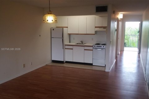 Condominio en alquiler en Pembroke Pines, Florida, 1 dormitorio, 47.75 m2 № 2057796 - foto 9