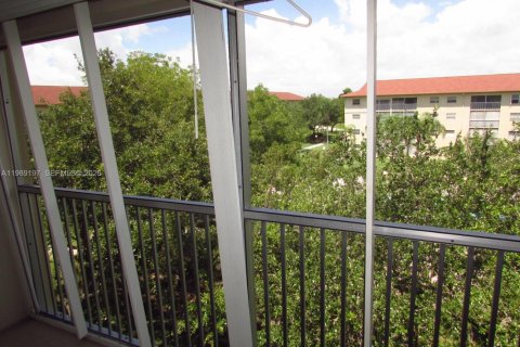 Condominio en alquiler en Pembroke Pines, Florida, 1 dormitorio, 47.75 m2 № 2057796 - foto 15