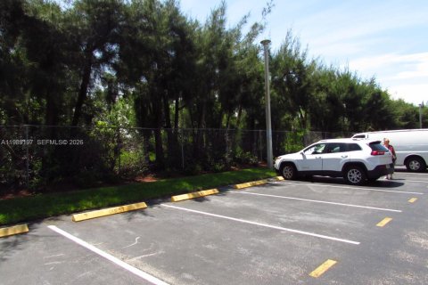 Condominio en alquiler en Pembroke Pines, Florida, 1 dormitorio, 47.75 m2 № 2057796 - foto 22