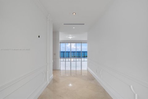 Condo in Bal Harbour, Florida, 3 bedrooms  № 2054070 - photo 10