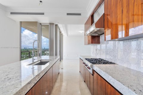 Condo in Bal Harbour, Florida, 3 bedrooms  № 2054070 - photo 17