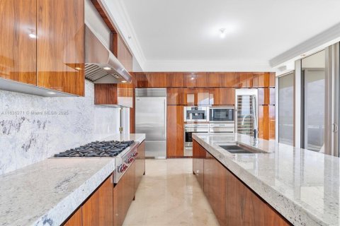 Condo in Bal Harbour, Florida, 3 bedrooms  № 2054070 - photo 15