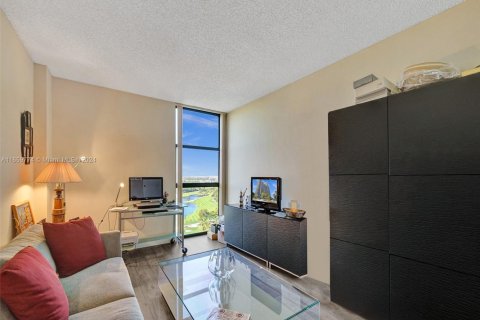 Condo in Aventura, Florida, 2 bedrooms  № 1921040 - photo 12