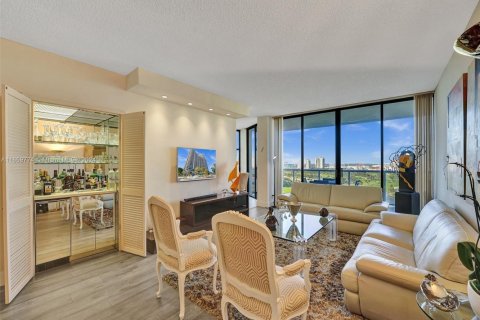 Condo in Aventura, Florida, 2 bedrooms  № 1921040 - photo 6