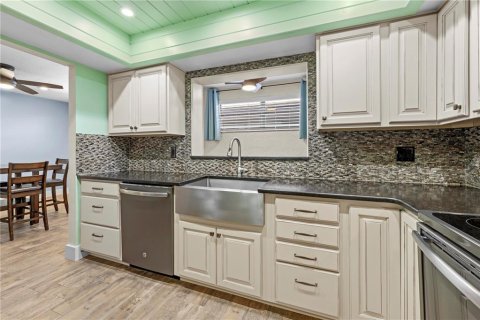 Купить виллу или дом в Хомосасса, Флорида 13 комнат, 155.15м2, № 1551670 - фото 24