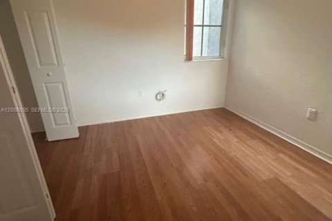 Touwnhouse à louer à Florida City, Floride: 3 chambres, 148.64 m2 № 2091239 - photo 4