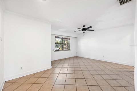 House in Tampa, Florida 3 bedrooms, 117.89 sq.m. № 1543225 - photo 9