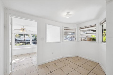 House in Tampa, Florida 3 bedrooms, 117.89 sq.m. № 1543225 - photo 19
