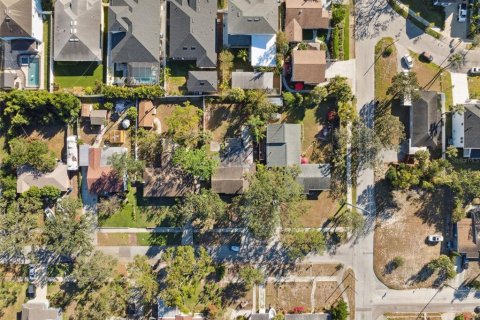 House in Tampa, Florida 3 bedrooms, 117.89 sq.m. № 1543225 - photo 30