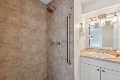House in Tampa, Florida 3 bedrooms, 117.89 sq.m. № 1543225 - photo 12
