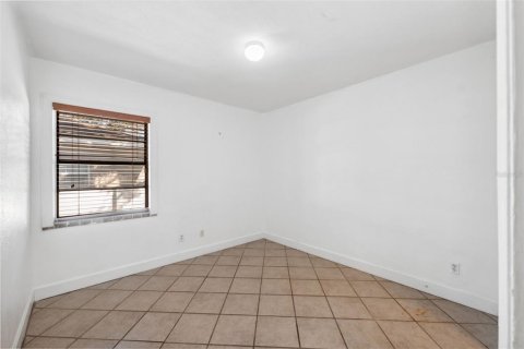 House in Tampa, Florida 3 bedrooms, 117.89 sq.m. № 1543225 - photo 17