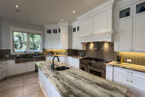 Casa en venta en Stuart, Florida, 5 dormitorios, 304.16 m2 № 2053646 - foto 5