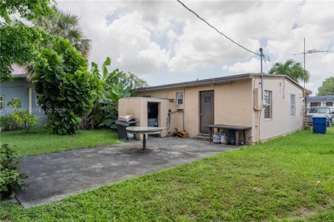 Villa ou maison à vendre à Miami, Floride: 2 chambres, 120.59 m2 № 2173788 - photo 2