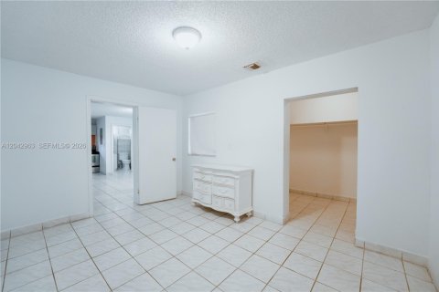 Villa ou maison à vendre à Miami, Floride: 2 chambres, 120.59 m2 № 2173788 - photo 16
