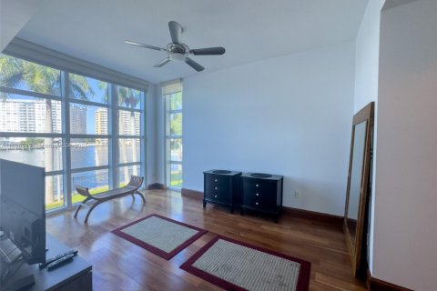 Купить кондоминиум в Халландейл-Бич, Флорида 2 спальни, 103.31м2, № 2013020 - фото 28