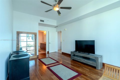 Купить кондоминиум в Халландейл-Бич, Флорида 2 спальни, 103.31м2, № 2013020 - фото 15